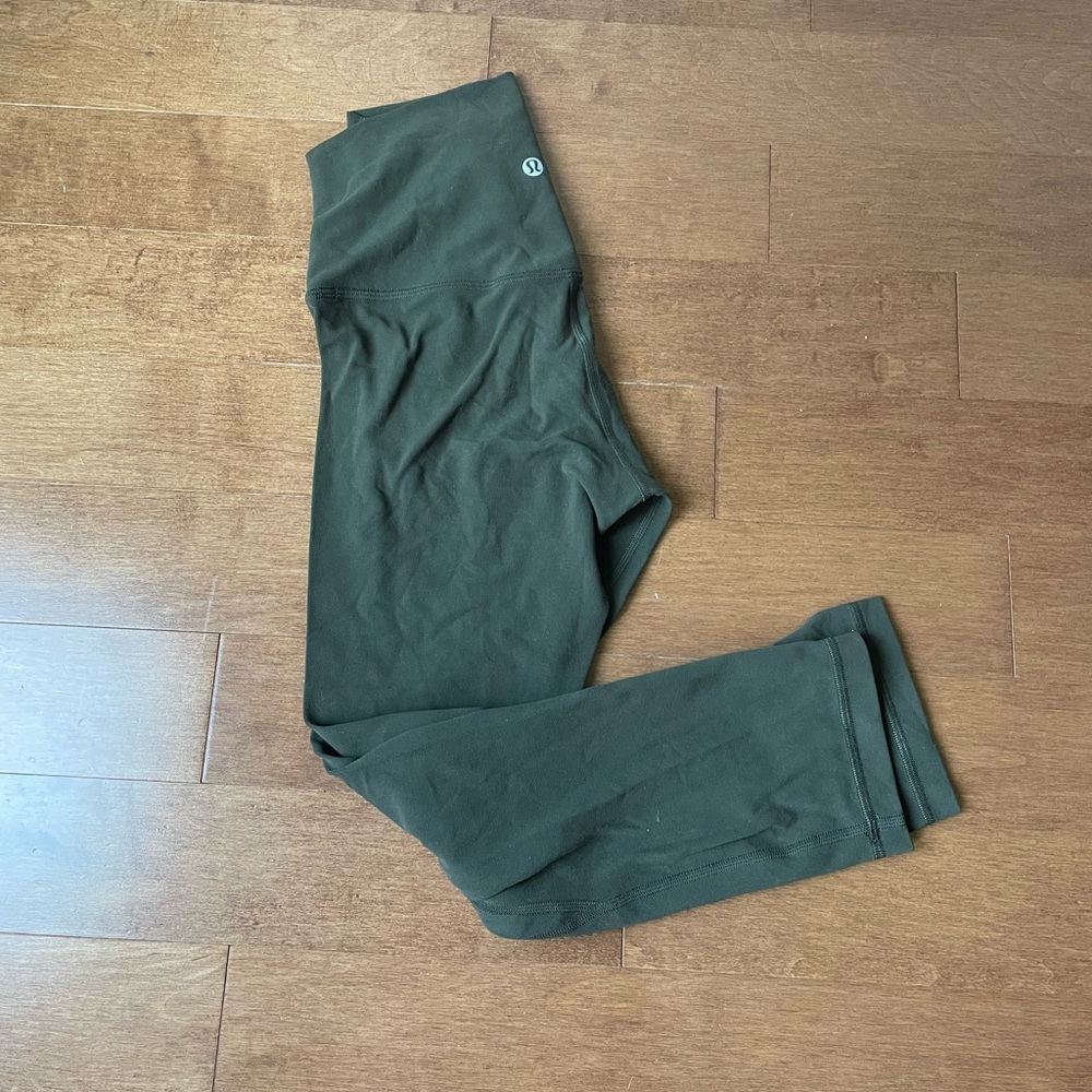 Lululemon • Align Crop 21” • Size 4